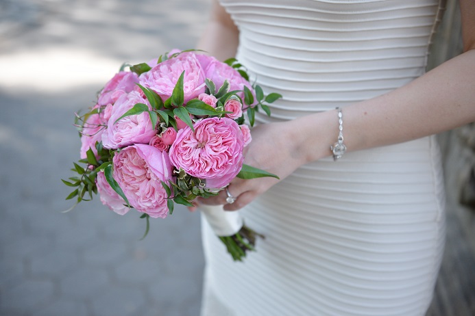 pink-garden-roses-bridal-bouquet