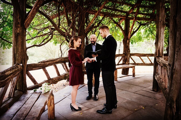 We can arrange a bilingual wedding officiant in Central Park